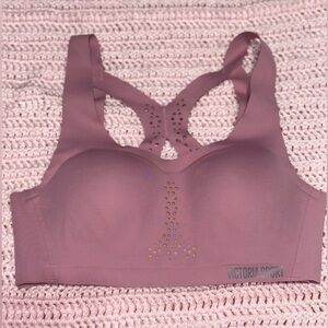 Victoria Secret  Sports Bra size 32B